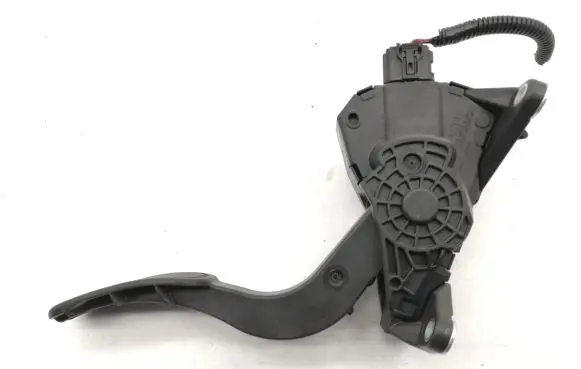 Toyota C-HR I Accelerator throttle pedal 78110F4022