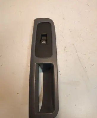 Volvo V50 Electric window control switch 8679474