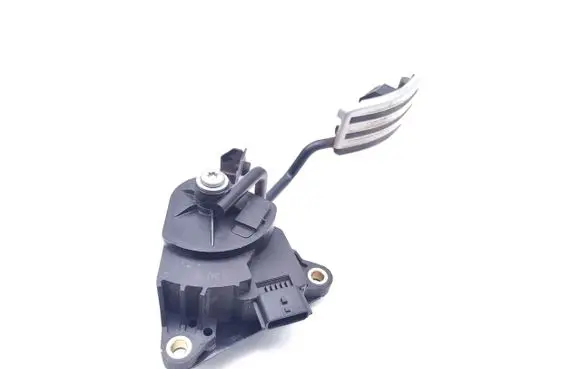 Nissan Qashqai Accelerator throttle pedal 1501B-20401