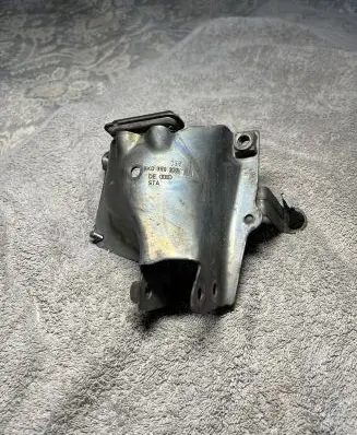 Audi A5 8T 8F Engine mounting bracket 8K0399059C