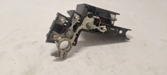 Audi A6 S6 C6 4F Battery relay fuse 4F0915519