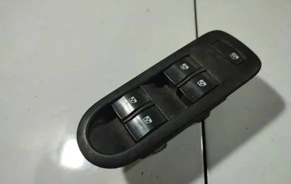 Renault Scenic II - Grand scenic II Electric window control switch 025330
