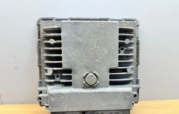 Volkswagen Golf VI Engine control unit/module 03F906070DF 03F907309