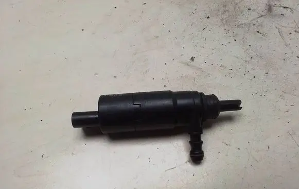 Volkswagen Golf V Headlight washer pump 3B7955681 001016