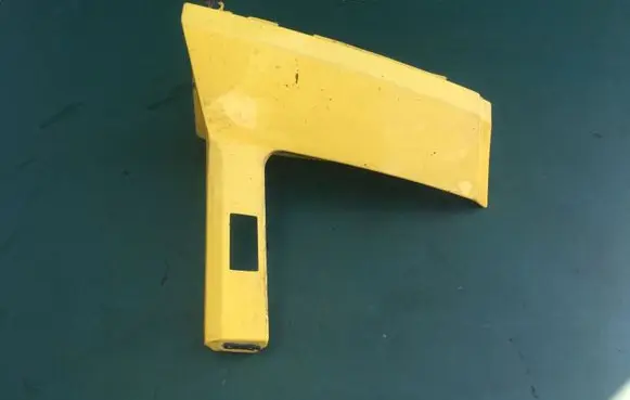 Under headlight/headlamp trim