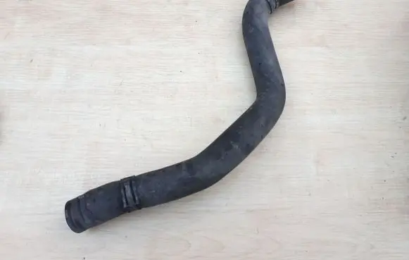 Mitsubishi Outlander Engine coolant pipe/hose MN135701