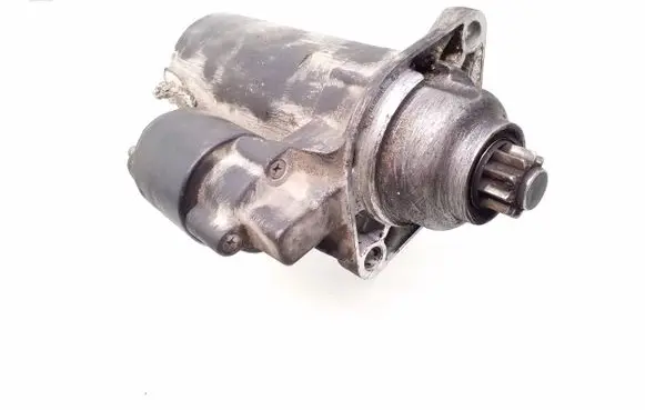 Volkswagen Golf III Starter motor 0001124001 02A124001 0331303147