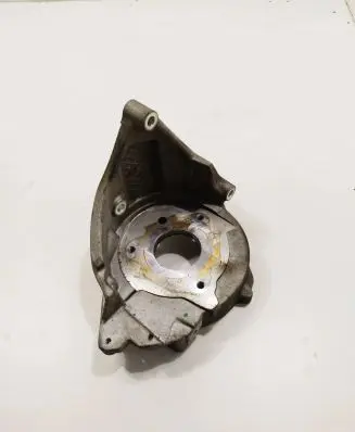 Suzuki Grand Vitara I Engine mounting bracket 96389217