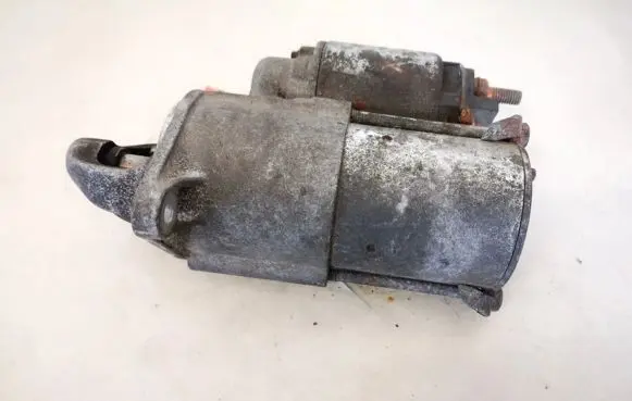 Opel Zafira B Starter motor 55556092