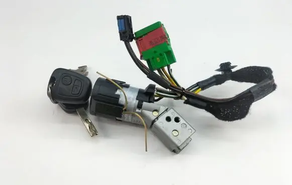 Citroen C5 Ignition lock 9648445180