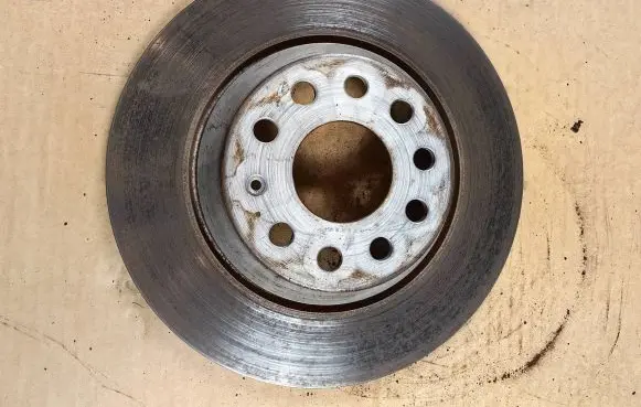 Volkswagen PASSAT B8 Rear brake disc 3Q0615601A