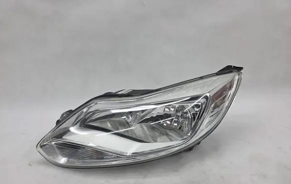Ford Focus Headlight/headlamp BM5113W030NA