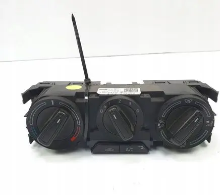 Skoda Fabia Mk3 (NJ) Climate control unit 6V0820045C