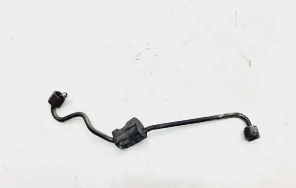 Fuel injector supply line/pipe