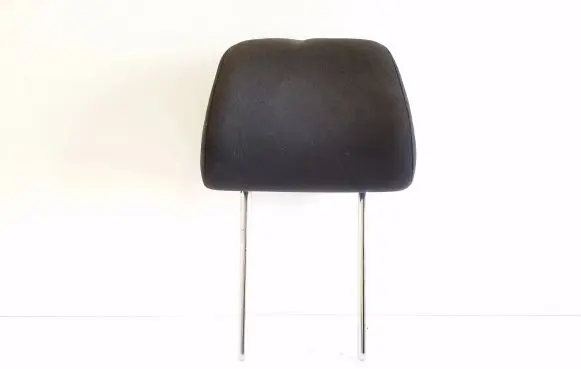 Volkswagen Tiguan Front seat headrest 