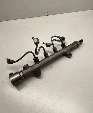 Mercedes-Benz E W212 Fuel main line pipe A6510700495 9307z521a 6510700495