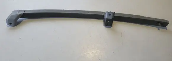 Toyota Yaris Rear door windshield rail 