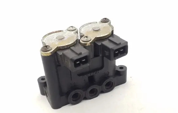 BMW X5 E53 Air suspension valve block 4722515610