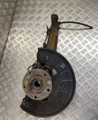 Front wheel hub spindle knuckle