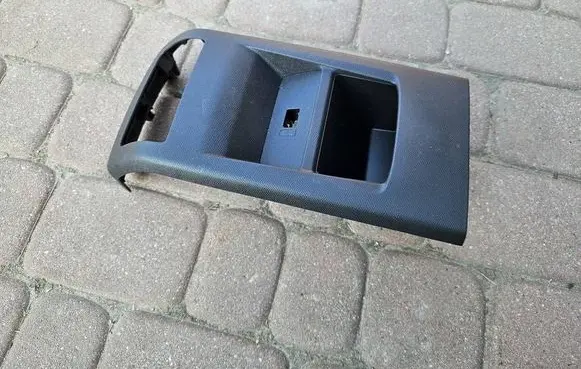 Opel Astra L Armrest 9832908880