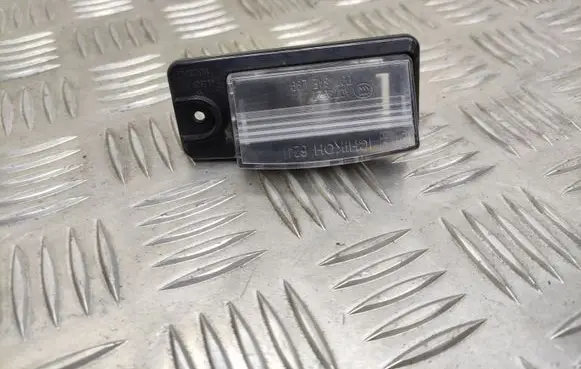 Nissan X-Trail T32 Number plate light A073927