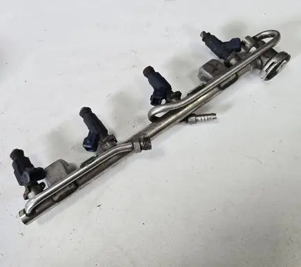 Audi A4 S4 B7 8E 8H Fuel main line pipe 06B133551M