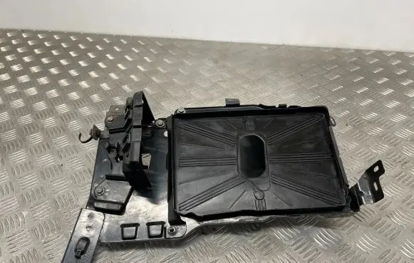 Peugeot 508 II Battery box tray 9817230480