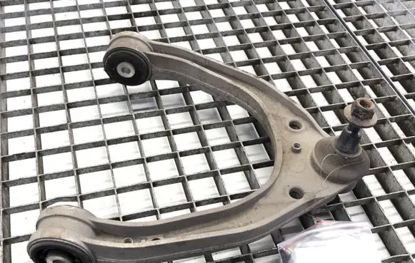 Audi Q7 4L Front control arm 7L0407047B