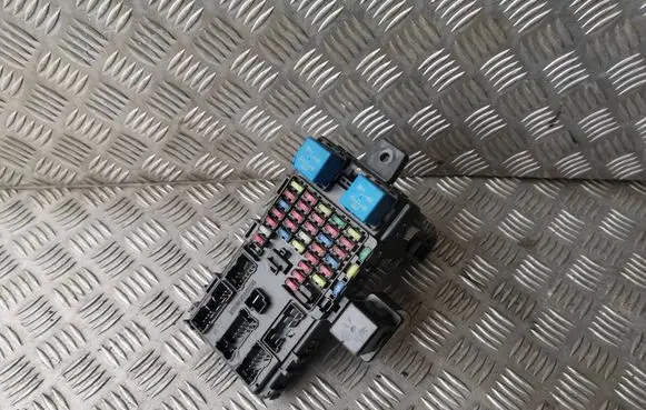 Hyundai Santa Fe Fuse module 9540026751
