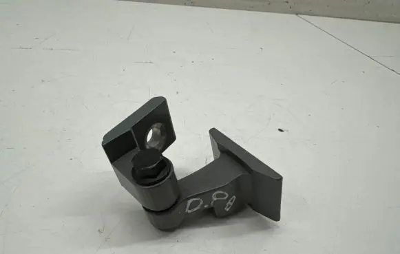 Mini Cooper Countryman F60 Front door lower hinge 7246068