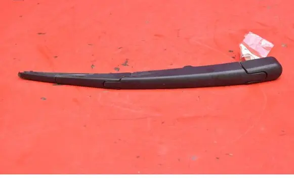 Hyundai Kona I Rear wiper blade arm 