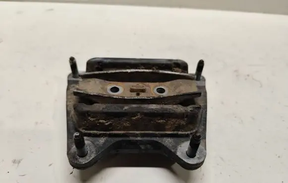 Audi A6 S6 C6 4F Engine mount bracket 4F0399115Al