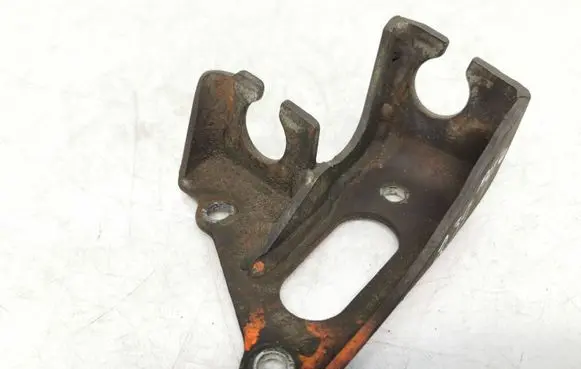 Toyota Avensis T250 Gear shift cable bracket 