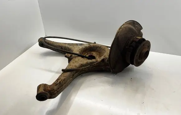 Mercedes-Benz W123 Rear wheel hub