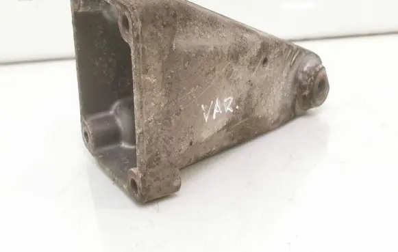 Mercedes-Benz E W211 Engine mounting bracket A6112230804