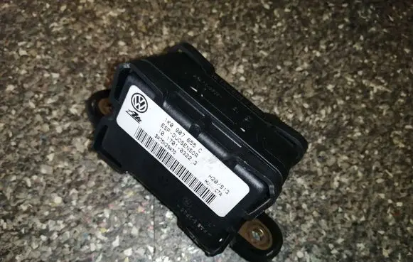 Volkswagen Touran I ESP acceleration yaw rate sensor 1K0907655C