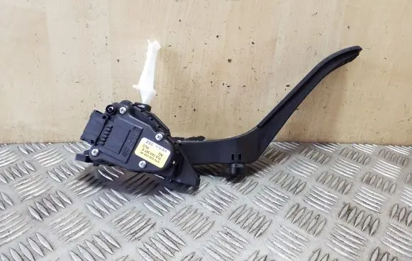 Porsche Cayenne (92A) Accelerator throttle pedal 7L0723507E