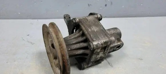 BMW 5 E60 E61 Power steering pump 1141051