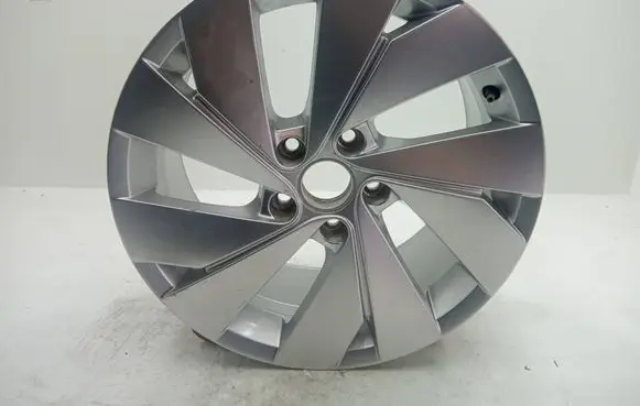Volkswagen Golf VIII R17 alloy rim 5H0601025C
