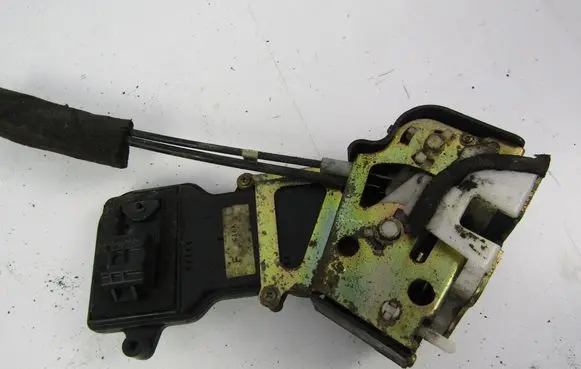 Mazda 6 Rear door lock 