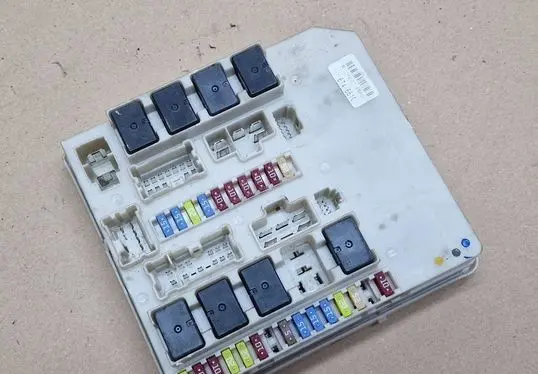 Renault Clio III BSM Control unit 674661C