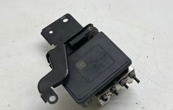 Volkswagen Touran III ABS Pump 5Q0614517DA 617B2600348