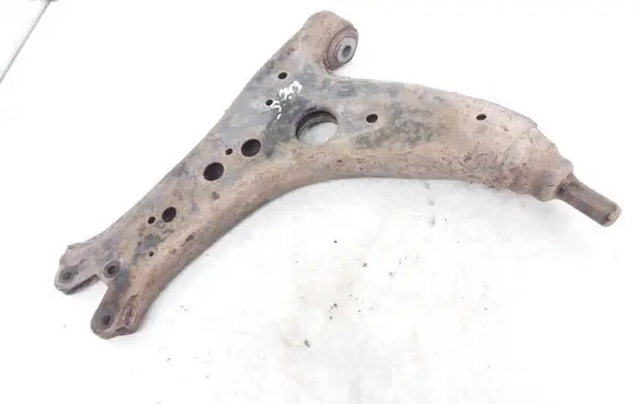 Volkswagen Polo IV 9N3 Front lower control arm/wishbone 6Q0407157C
