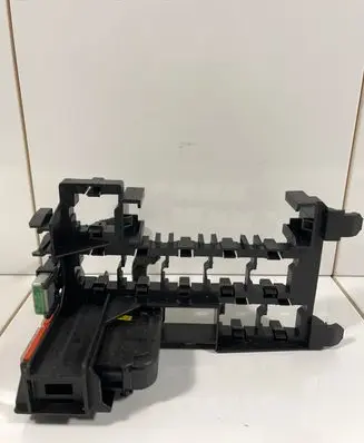 Audi Q7 4L Relay mounting block 4L1937503