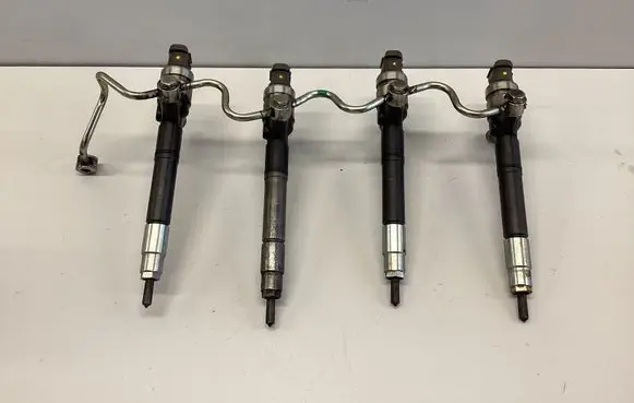 Toyota Auris 150 Fuel injectors set 236700R030
