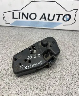 BMW 3 E46 Tail light bulb cover holder 8374810