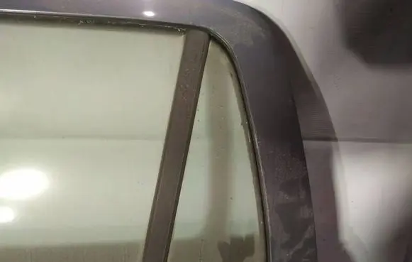 Opel Astra G Rear vent window glass as2