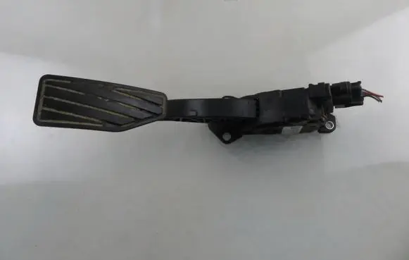 Suzuki Grand Vitara II Accelerator throttle pedal 6PV00907400 I590065J02