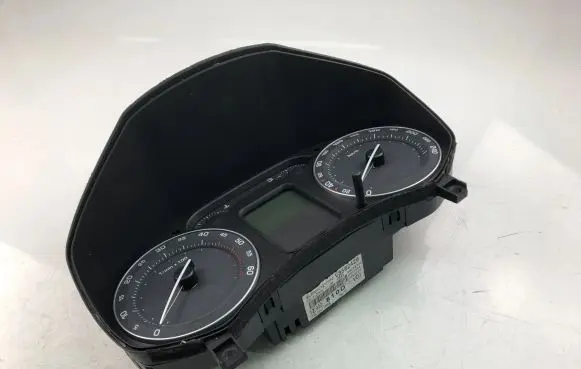 Skoda Fabia Mk1 (6Y) Speedometer (instrument cluster) 1Z0920810D