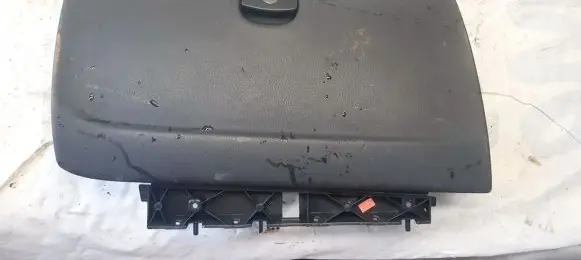 Glove box